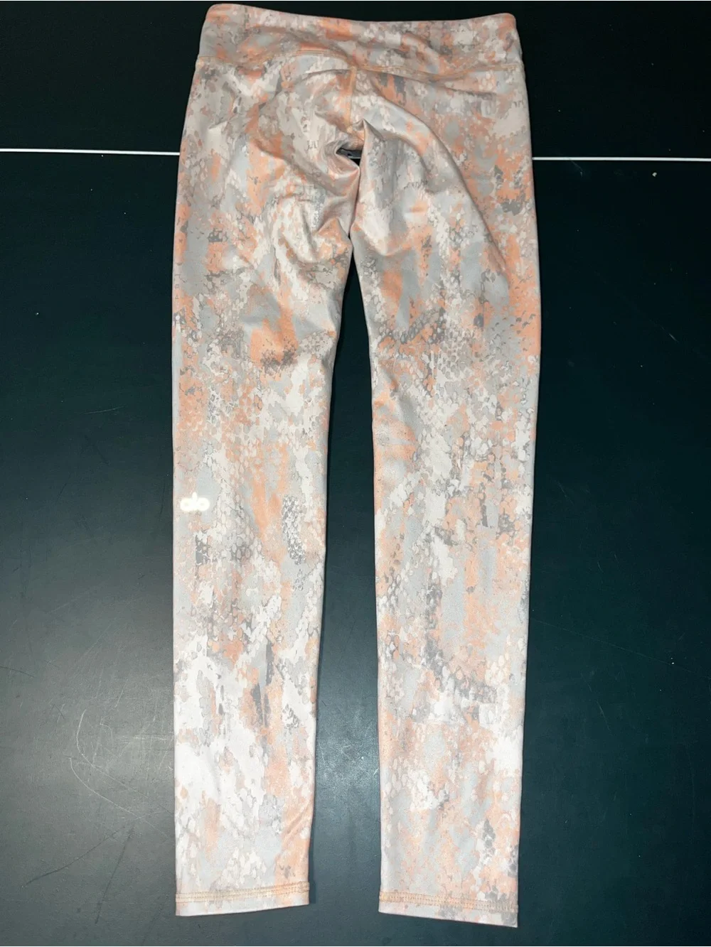 ALO Yoga Full-Length Leggings Pink Animal Print Size Small Euc